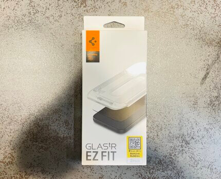 失敗しないガラスフィルムの決定版「Spigen EZ Fit」