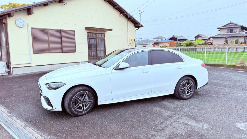 Cクラス(W206)のサイドビュー